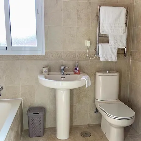 Casa De Canelo - Modern With Pool Sleeps 4